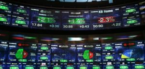 دليلك الشامل لفهم تداول الأسهم الأمريكية واختيار الوسيط الأنسب