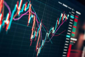كيف تتأثر أسعار الأسهم؟ من الأداء المالي إلى الأحداث السياسية