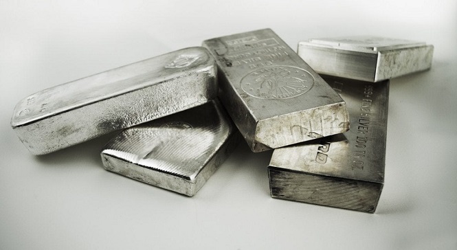 الفضة: المعدن الذي أسرَ القلوب قبل الأسواق