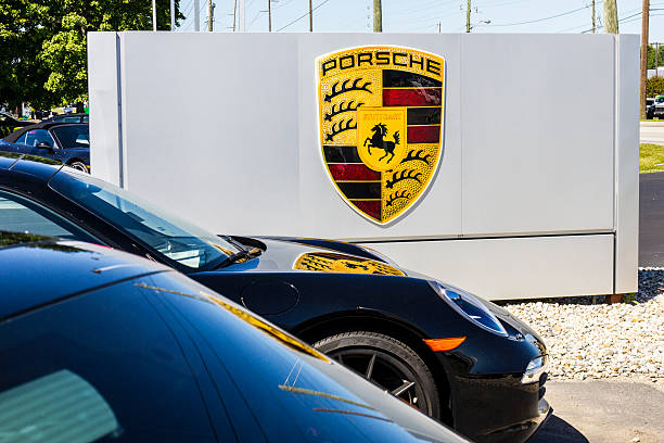 هبوط حاد لأسهم بورشه بعد تأجيل طرازات كهربائية وخفض توقعات الربحية