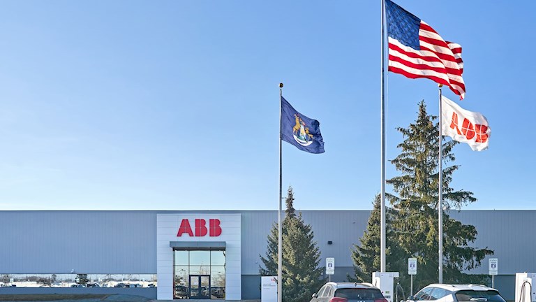 سوفت بنك تستحوذ على وحدة الروبوتات في "إيه بي بي" مقابل 5.38 مليار دولار لتعزيز طموحاتها في الذكاء الاصطناعي الفيزيائي