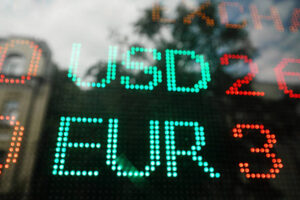 الدولار يتراجع قبل اجتماع بنك إنجلترا وسط بيانات أمريكية وآسيوية مختلطة 3 الدولار يتراجع قبل اجتماع بنك إنجلترا وسط بيانات أمريكية وآسيوية مختلطة