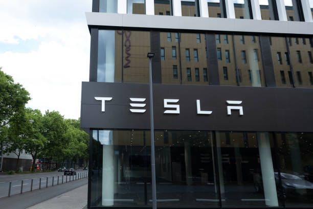 أسهم السيارات الكهربائية ترتفع في هونغ كونغ مع ترقب تقرير تسلا