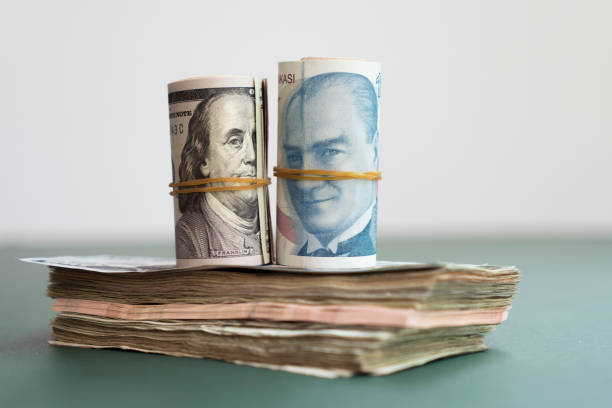 الدولار/الليرة التركية يرتفع وسط نطاق ضيق وتقلبات محدودة