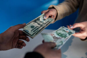 العملات الآسيوية في حالة ترقّب والدولار تحت الضغط قبيل بيانات أمريكية حاسمة 2 العملات الآسيوية في حالة ترقّب والدولار تحت الضغط قبيل بيانات أمريكية حاسمة