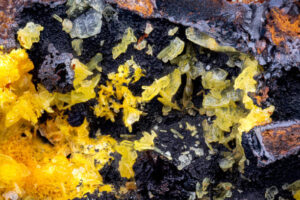 اليورانيوم: الوقود النووي، تاريخه، وطرق التداول لتحقيق الأرباح