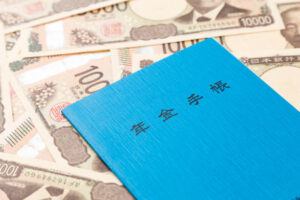 رفع أسعار الفائدة من بنك اليابان يدعم الين الياباني… فرص تداول واستراتيجيات للاستفادة من التحركات