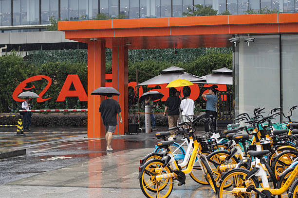 أسهم علي بابا وبايدو وبي واي دي تتراجع بعد تقارير عن دراسة إدراجها ضمن قائمة الشركات الداعمة للجيش الصيني