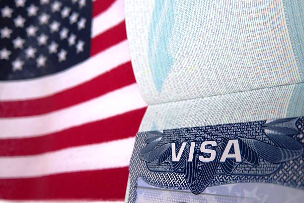 Visa تتجاوز التوقعات المالية وترصد مستقبل العملات المستقرة